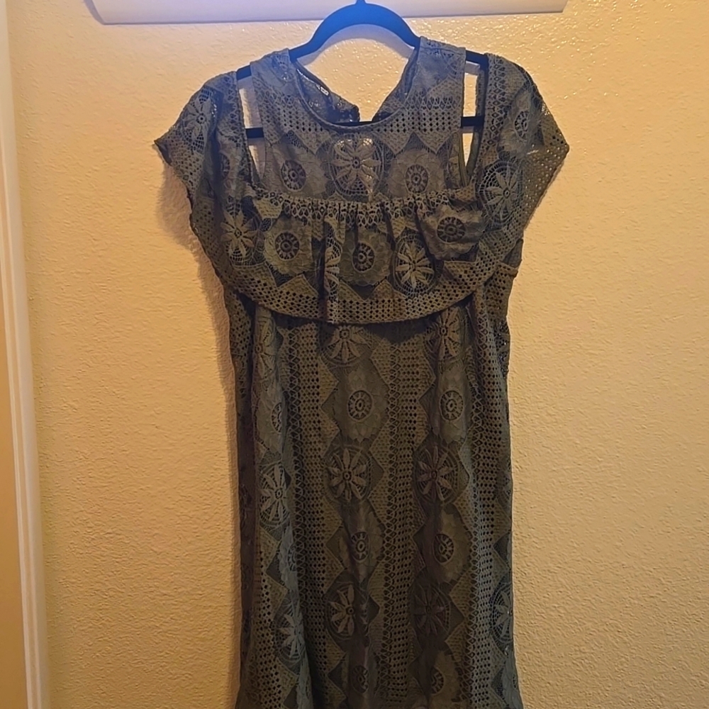 Green midi dress off the shoulder
